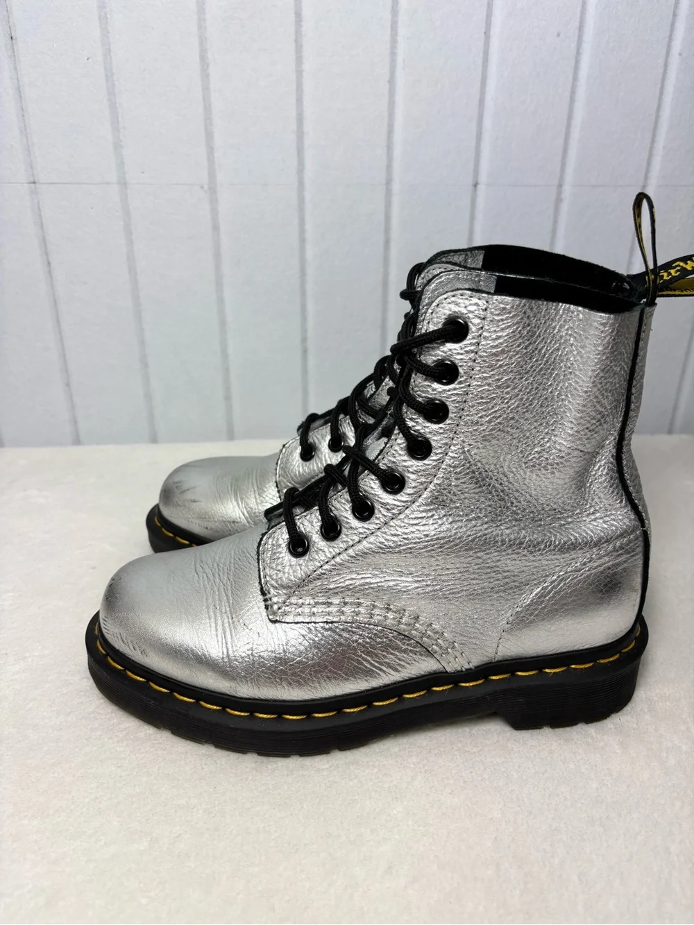 Dr. Martens Metallic Silver Lace-Up Combat Boots Kids‎ size 5